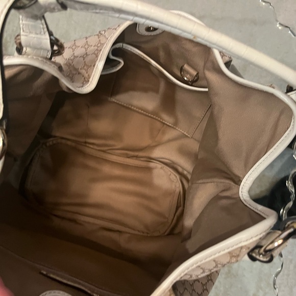 Celine Macadam medium w/leather strap shoulder bag great condition. - Picture 8 of 8